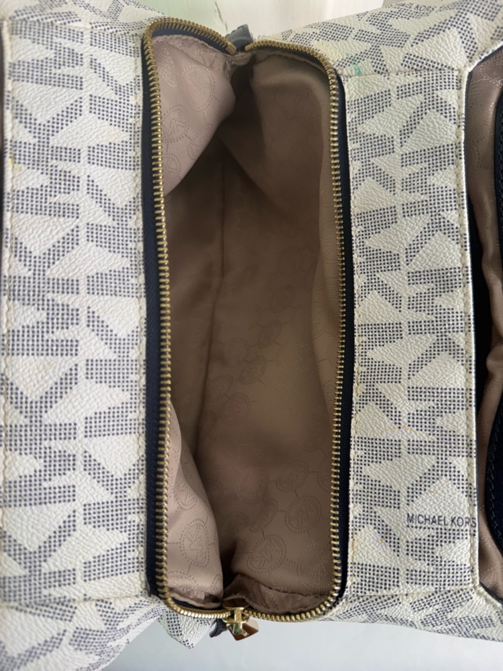 Michael Kors Jet Set Large Logo Tote Bag - Vanilla Signature Print - Chainlink - Picture 10 of 16